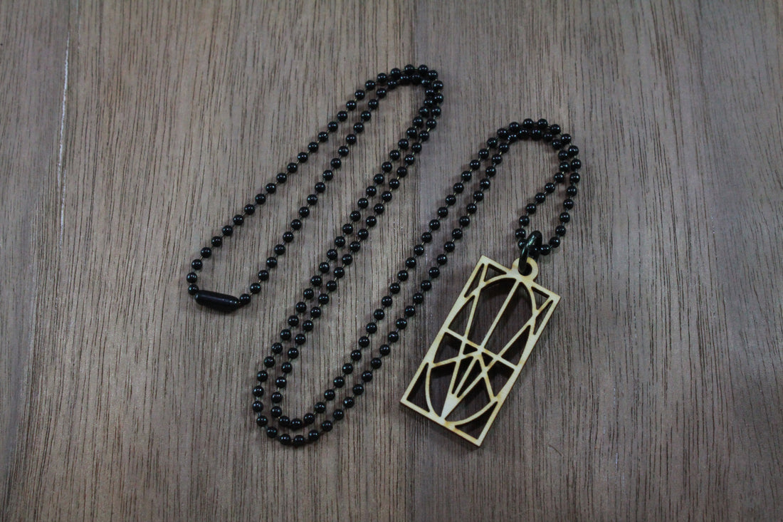 WOMEN'S LARGE WOOD PENDANT